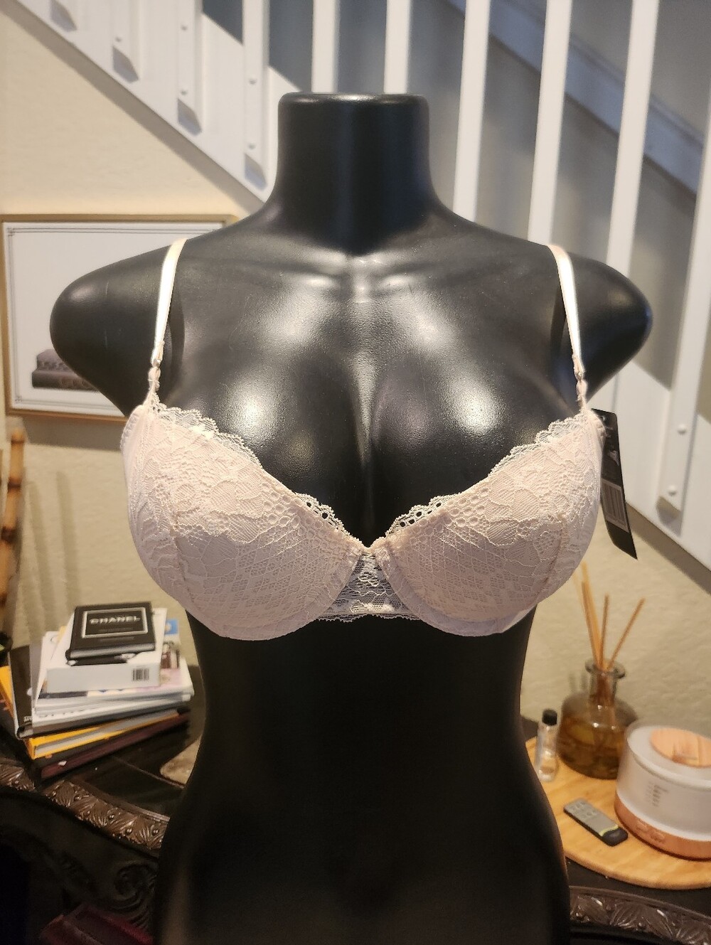 Heidi Klum Intimates lace underwire bra 34C NEW